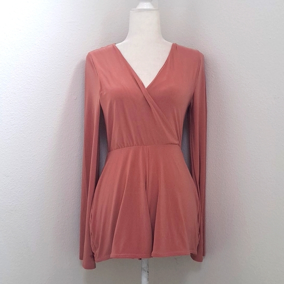 Missguided Blush Pink Longsleeved Romper size US 4 - Picture 1 of 7